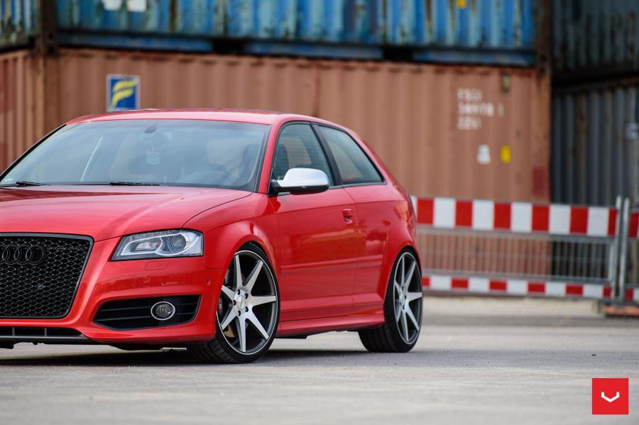 Детали экстерьера Audi S3 Sportback on Vossen Wheels (CV7) 2016 года  (фото 11 из 26)